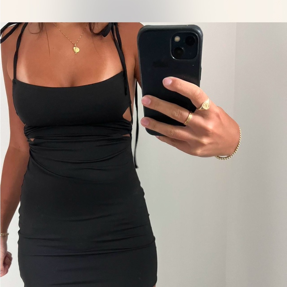 Elegant Black Sleeveless Dress